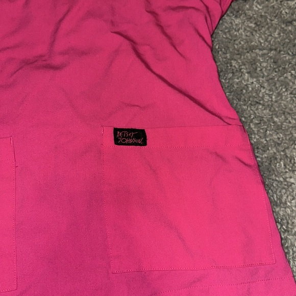 Betsy Johnston XS Pink Scrub Top. Has lace on top. In great condition! Very cute - Picture 5 of 7